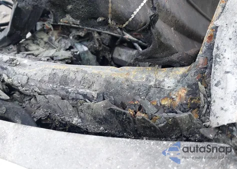 2013 Mercedes-Benz C 250 Sport z USA, uszkodzony, nr VIN WDDGF4HB9DR297092